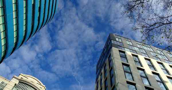 桥上拍摄mv_青色配什么颜色好看