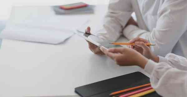 两个人一起拍的照片背影_两个人一起拍的照片怎么p